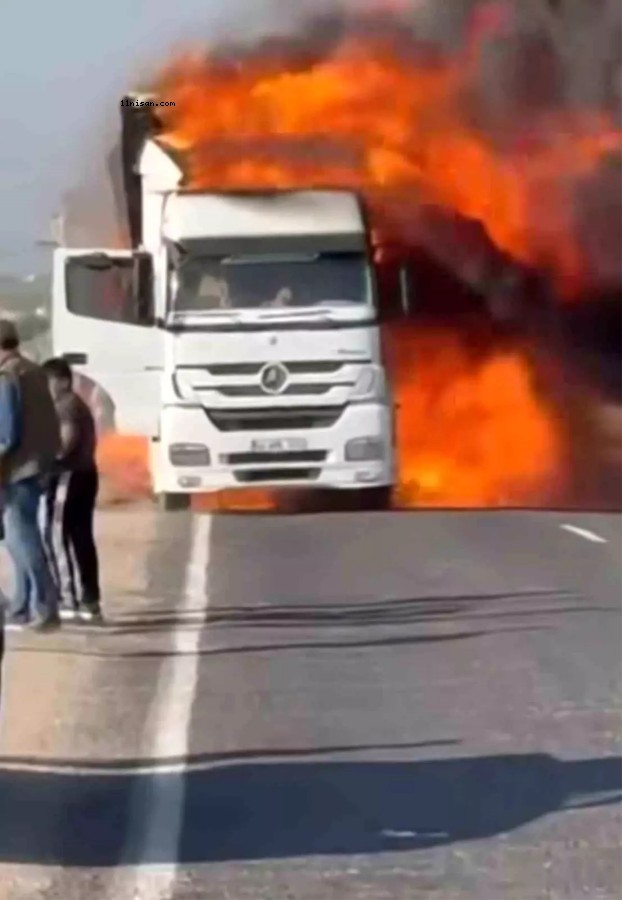 ŞANLIURFA'DA TIR ALEV ALDI;