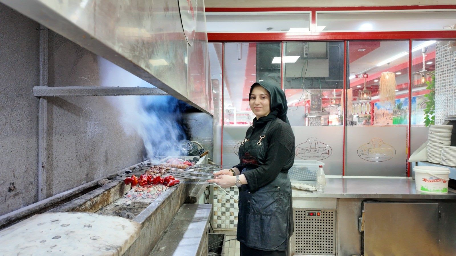 ŞANLIURFA’DA KADIN KEBAP USTASI: SEVGİ’NİN İLHAM VEREN HİKÂYESİ;