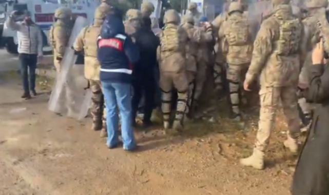 Şanlıurfa'de Özak Tekstil işçileriyle jandarma arasında gerginlik! Gözaltılar var;