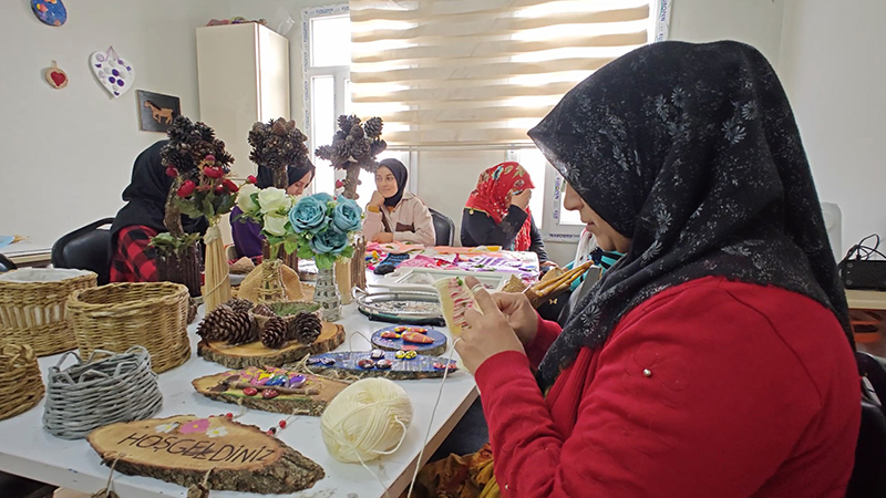 Eyyübiyeli kadınlar sosyal ve ekonomik hayatla tanıştı;