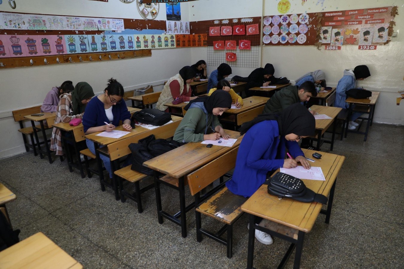 Gençler Haliliye Belediyesi ile üniversite sınavına hazırlanıyor;