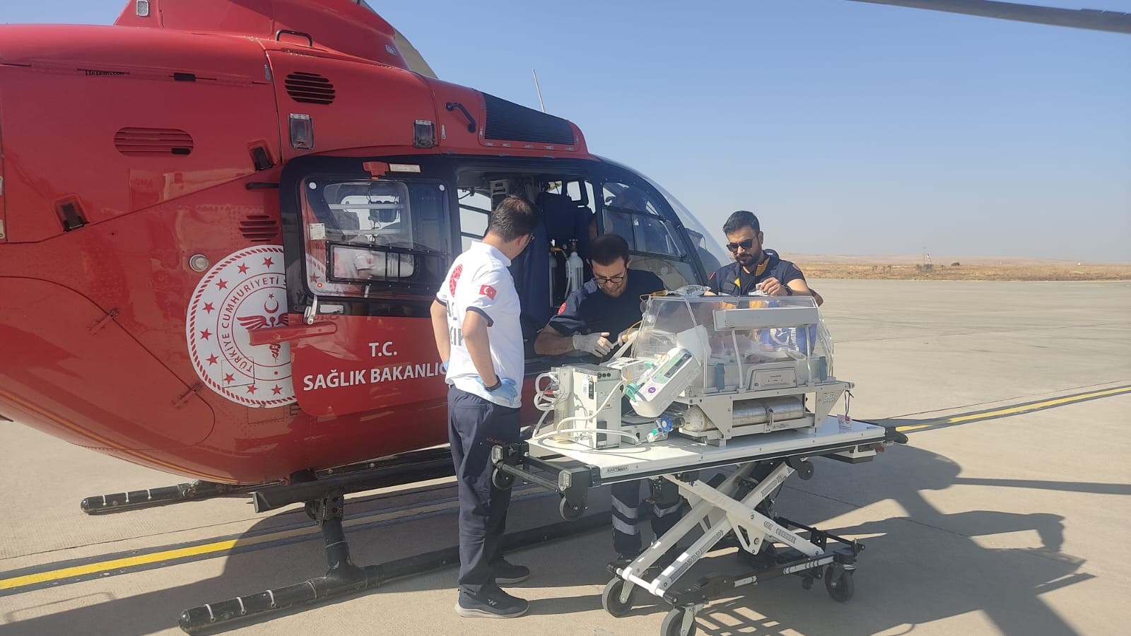 Ambulans helikopter 53 günlük bebek için havalandı;