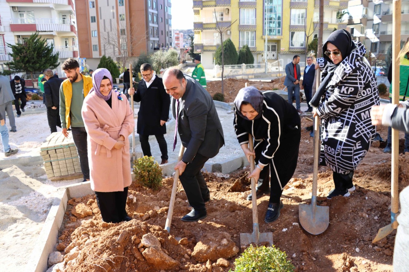 YEMYEŞİL BİR KARAKÖPRÜ İÇİN AĞAÇLANDIRMA KAMPANYASI SÜRÜYOR;