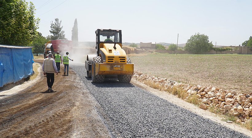 Haliliye Belediyesi'nin kırsaldaki asfalt çalışmaları devam ediyor;
