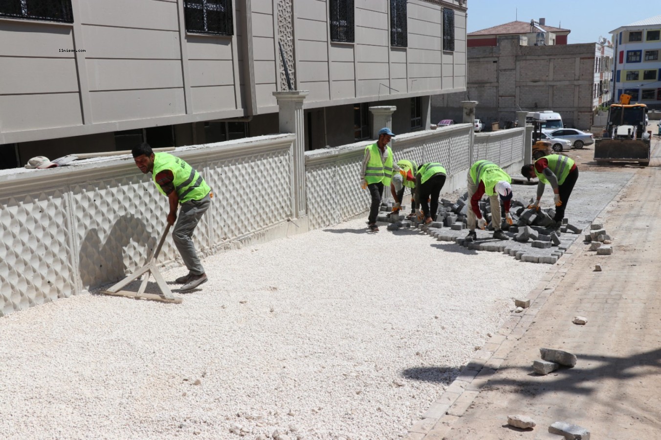 AHMET YESEVİ VE SÜLEYMANİYE MAHALLELERİNDE HUMMALI YOL ÇALIŞMASI;