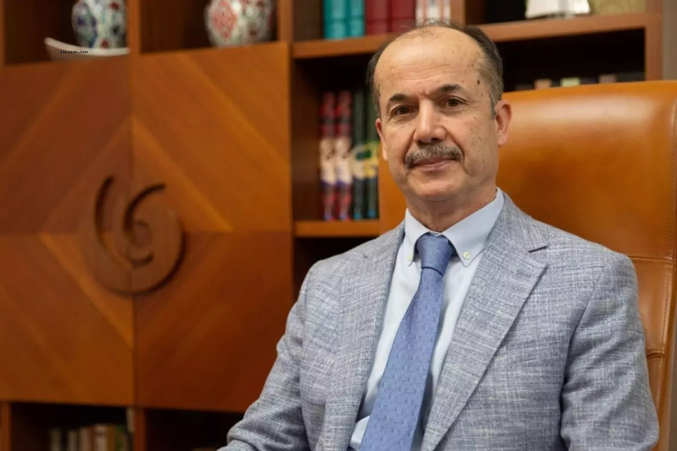 MİLYONLUK VURGUNLA SUÇLANAN VAKIF BAŞKANI HAVLİMANINDA YAKALANDI;