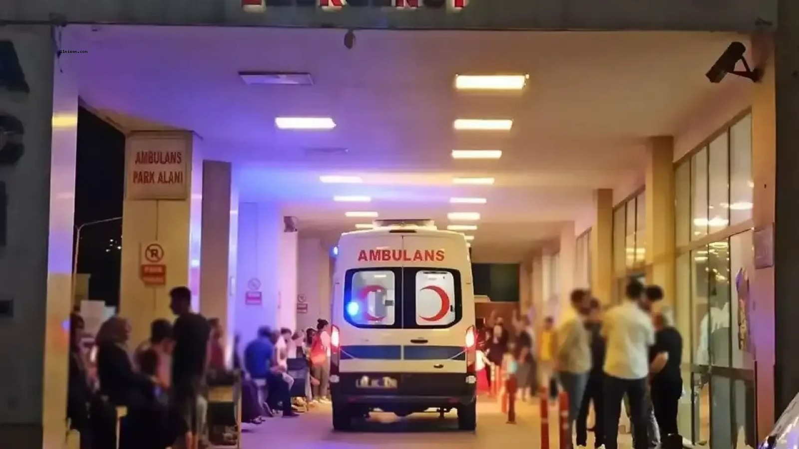 ŞANLIURFA’DA TRAFİK KAZASI VE HASTANE ÖNÜNDE KAVGA: BİR ÇOCUK HAYATINI KAYBETTİ;
