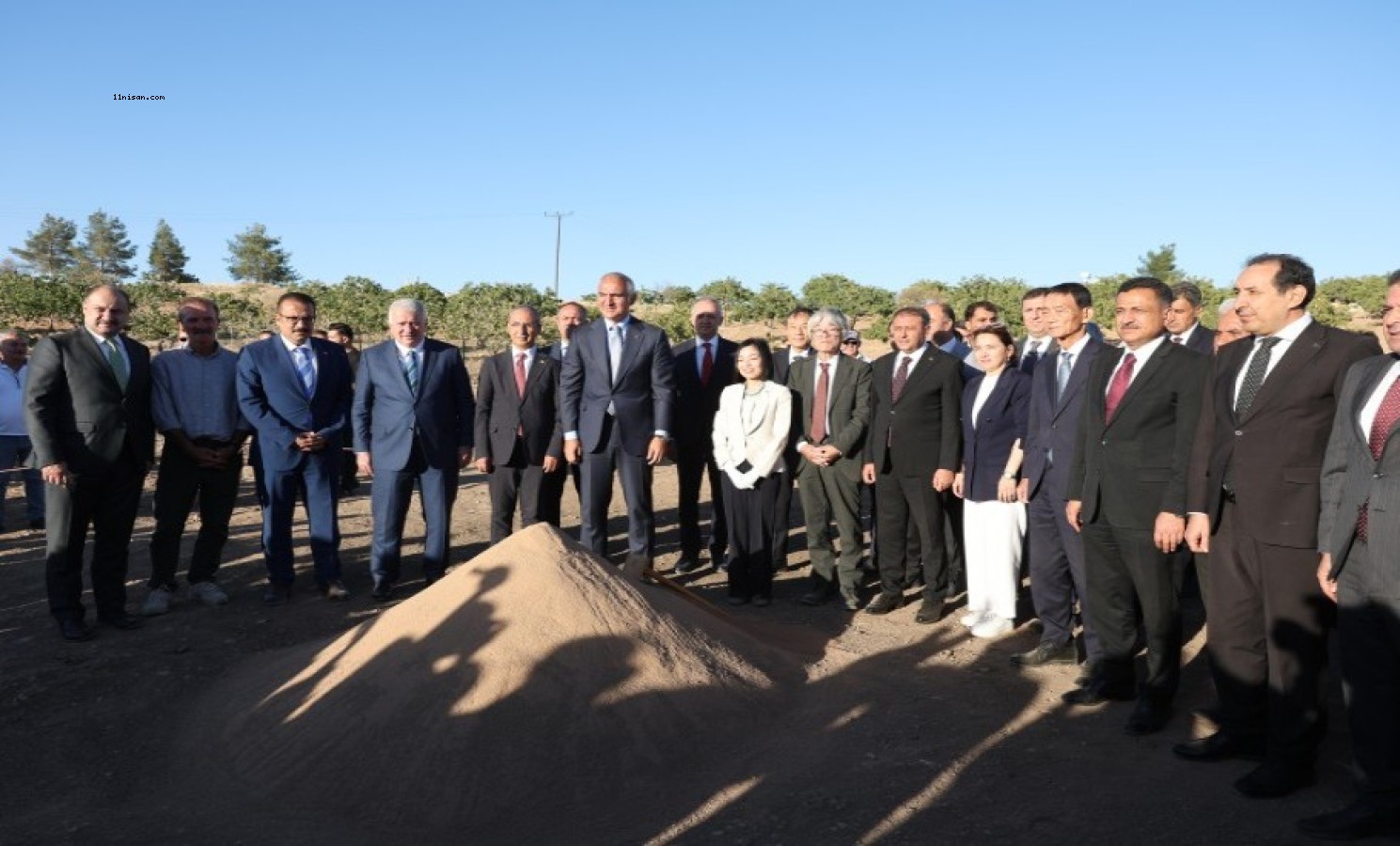 AYANLAR’DA TARİHE İLK KAZMA VURULDU;