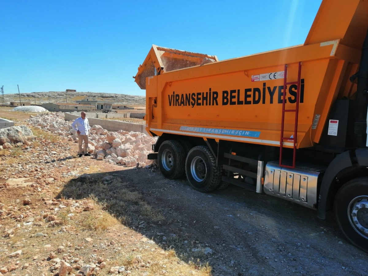 Viranşehir’de kırsal mahallede yol çalışması başladı;