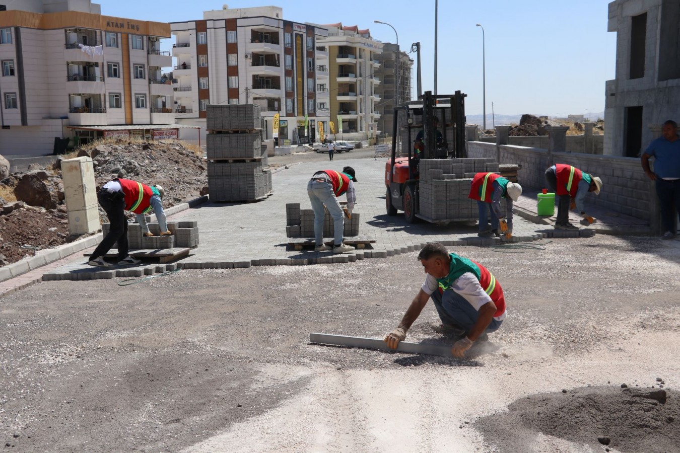 Karaköprü’de altyapı çalışmaları sürüyor;