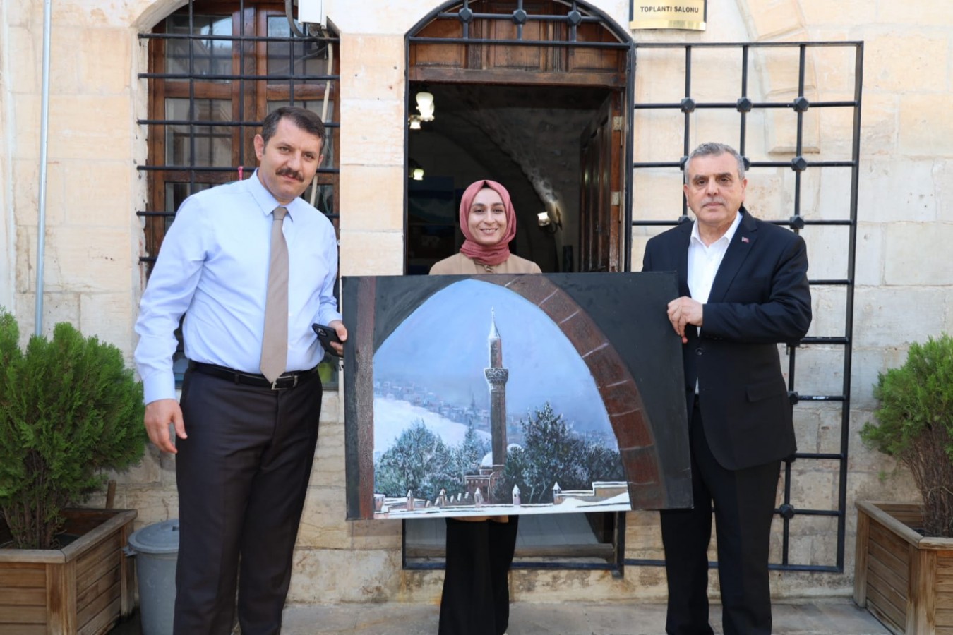 Vali Ayhan ile Beyazgül sanatsal çalışmalara katıldı;