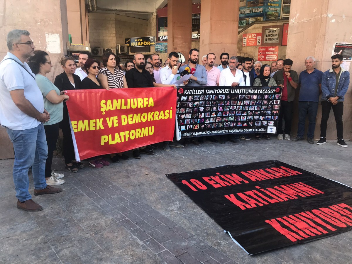 Ankara'da 7 yıl önce tren garı önündeki saldırıla ölenler Urfa'da anıldı;