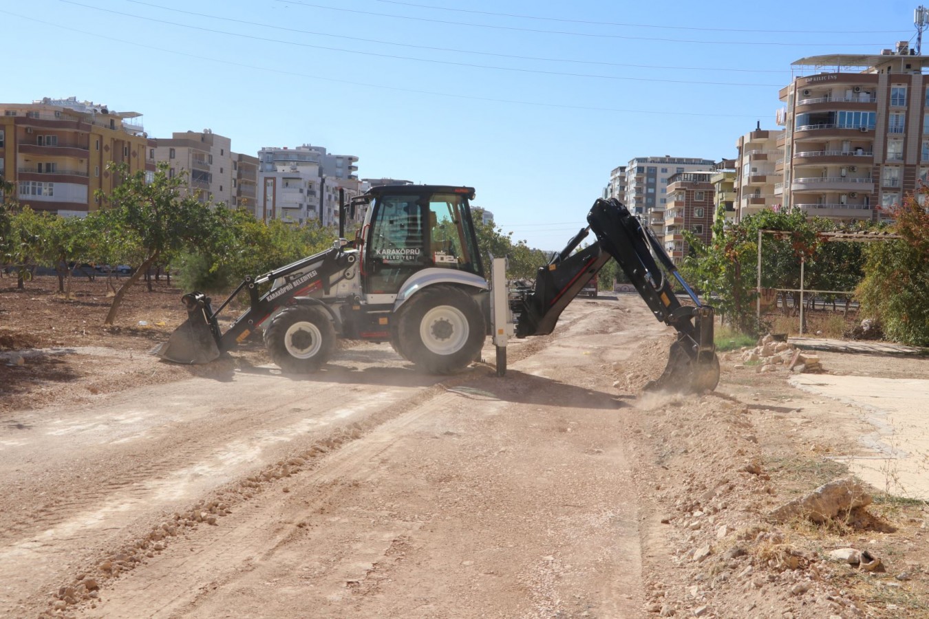 Karaköprü’ye yeni yollar kazandırılıyor;