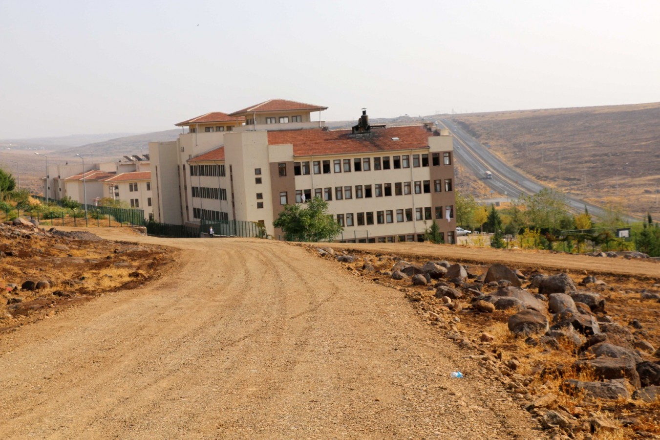 Siverek Belediyesinden stabilze yol çalışması;