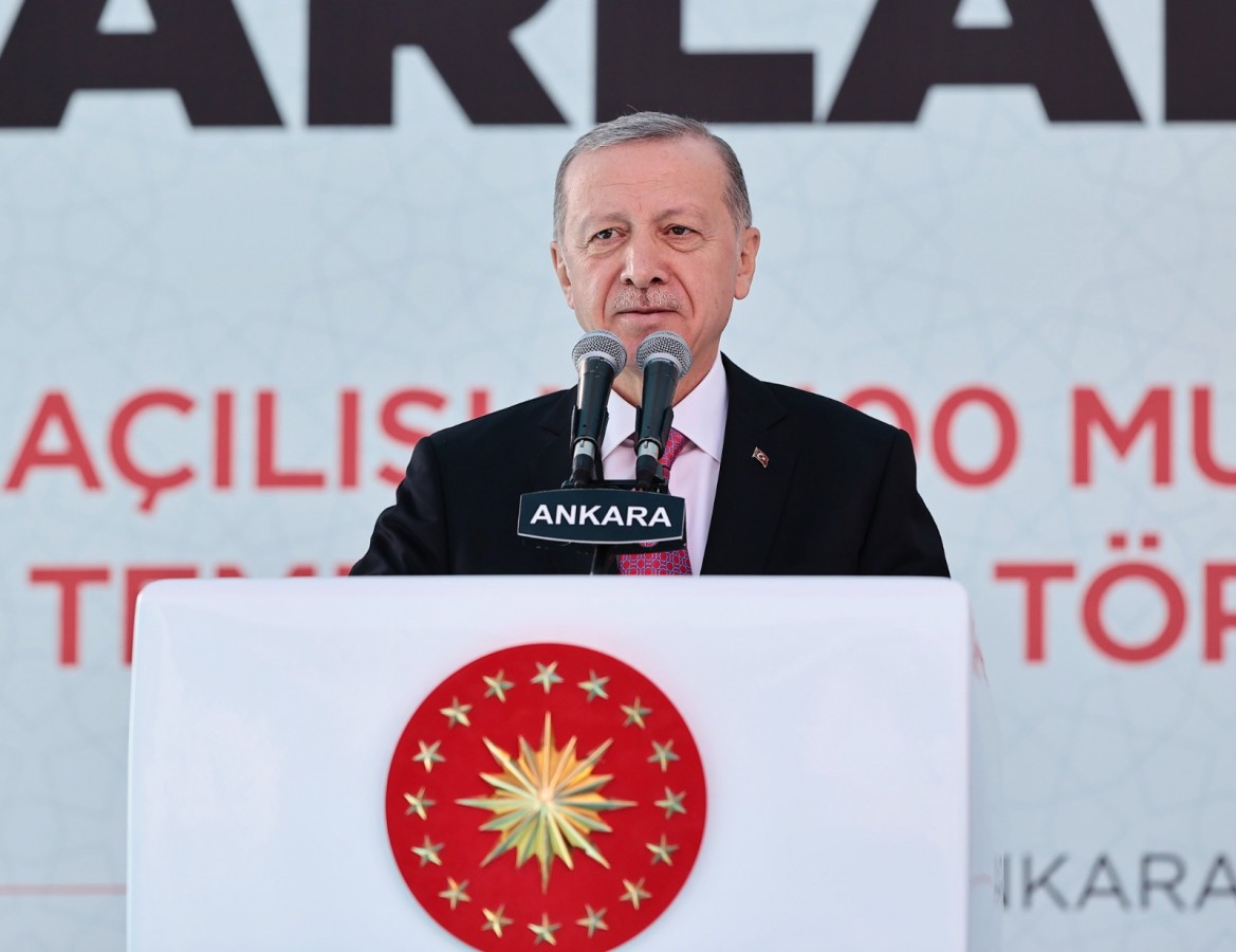 Cumhurbaşkanı Erdoğan muhtara ticari yerine konut elektriği;