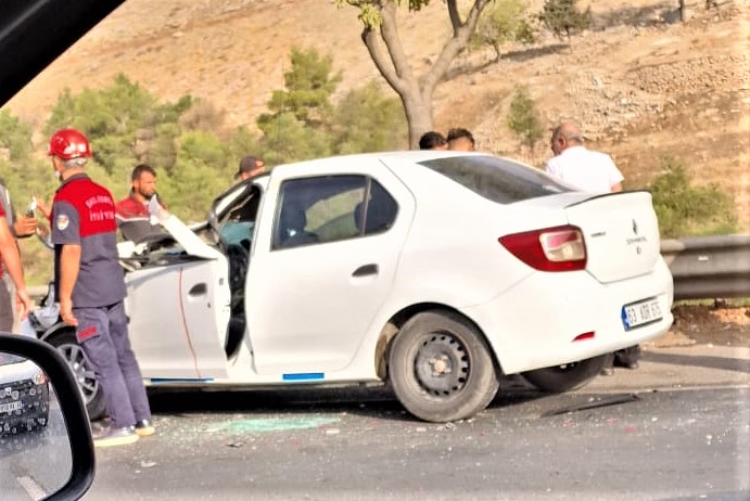 Urfa’da tek taraflı kaza! 2 yaralı;