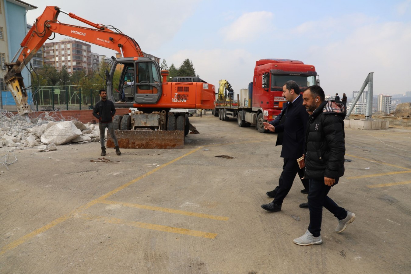 Esentepe Mahallesine sentetik çim saha yapılıyor;