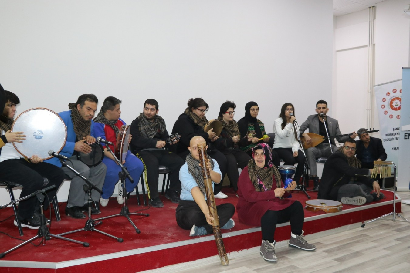 Urfa’da engelli bireyler konser düzenledi;