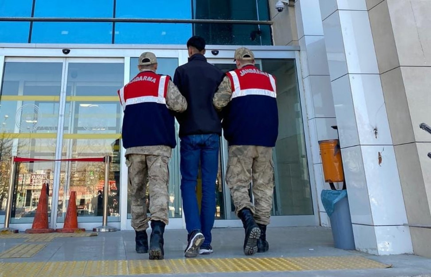 Siverek’te hakkında 20 yıl hapis cezası bulunan firari hükümlü yakalandı!;