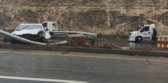 Urfa'da aşırı yağışlar kazaya neden oldu;