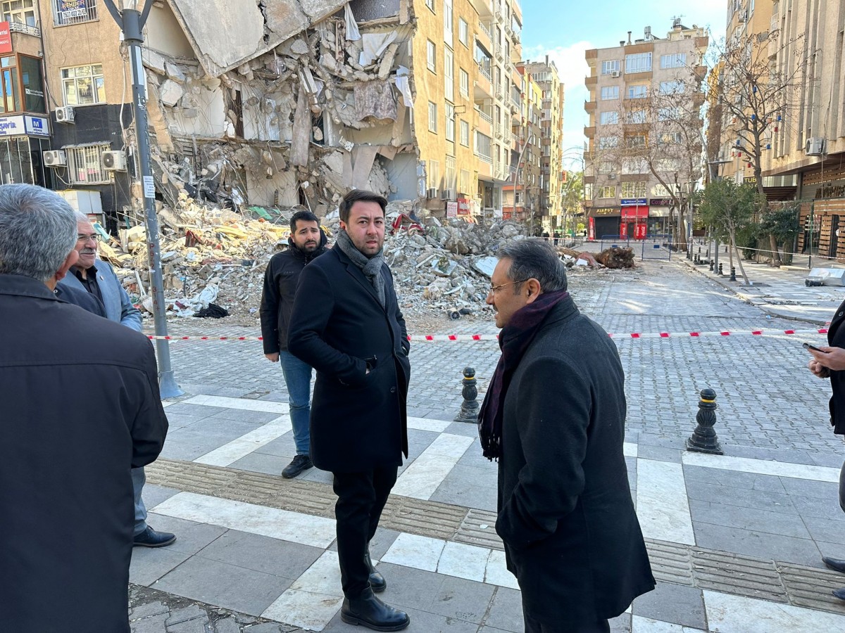YRP Genel Başkan Yardımcısı Sakartepe Urfa’da depremzedeleri ziyaret etti;