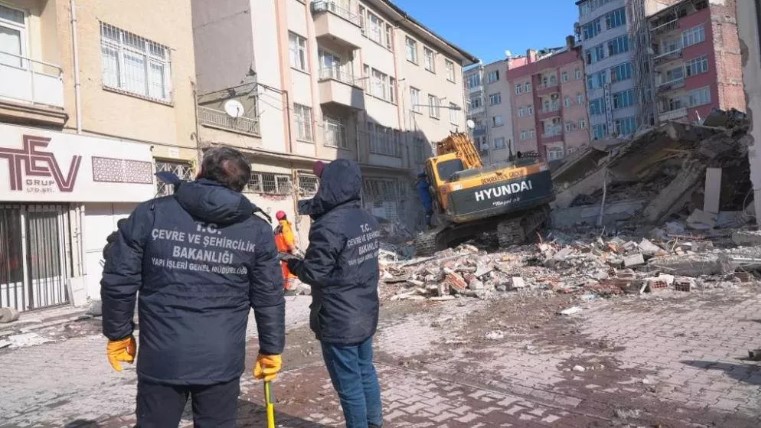 Urfa'da hasar tespitinde müteahhit baskısı iddialarına ilişkin barodan açıklama;