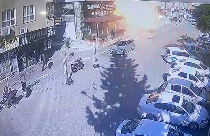 Şanlıurfa’da binada patlama anı kamerada;