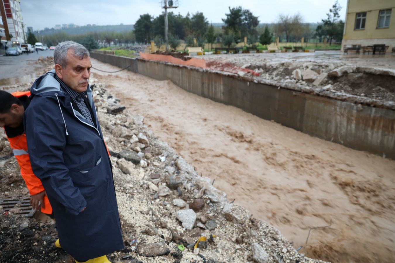 Beyazgül taşkın derelerinde incelemelerde bulundu;