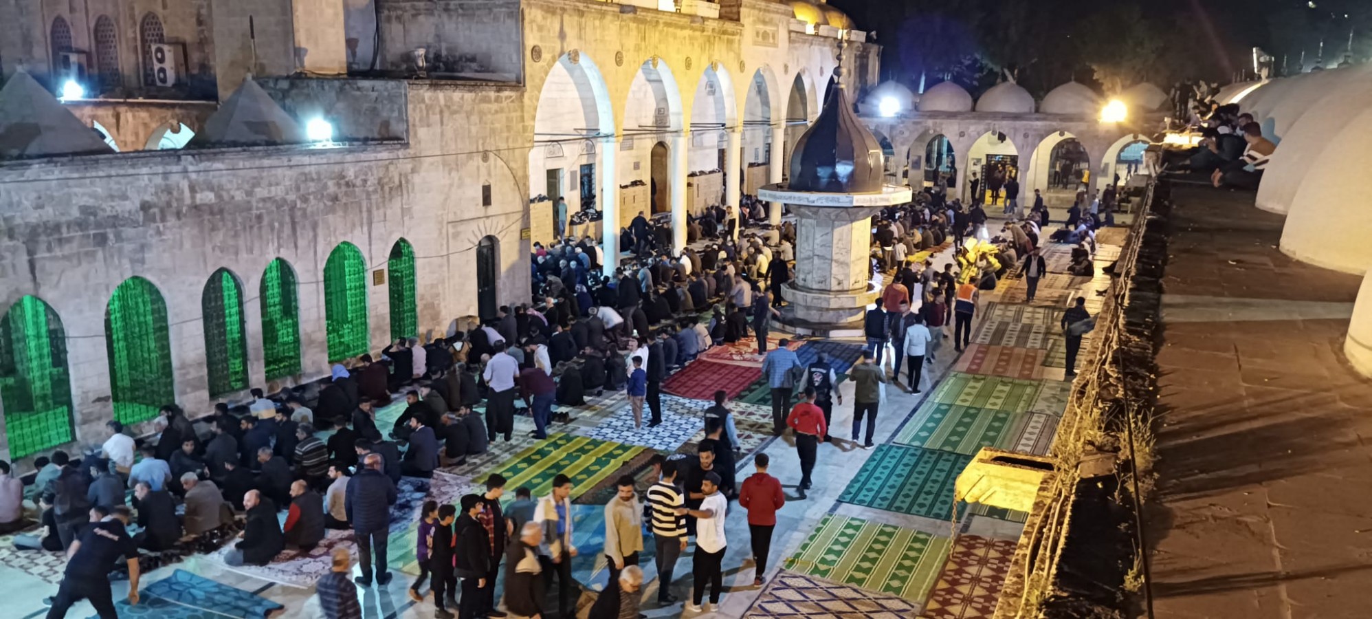 Urfa'da Kadir Gecesi'nde camiler doldu taştı;