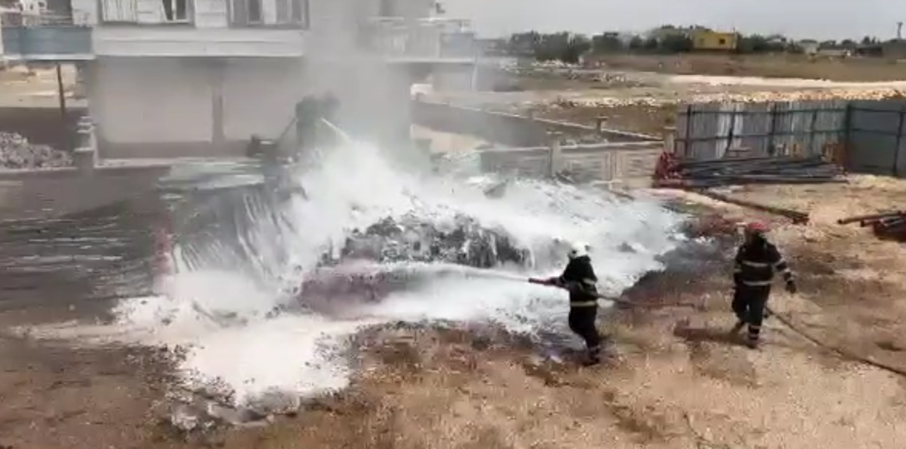 Şanlıurfa’da plastik boru fabrikasında yangın;