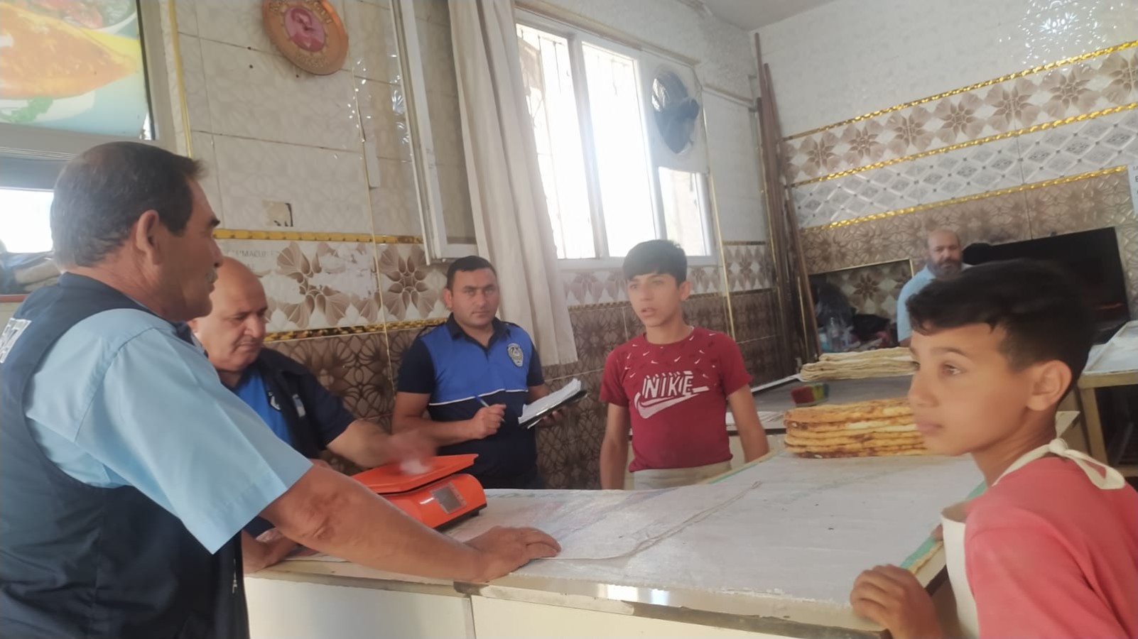 Viranşehir'de ekmeğe zam yapan fırınlara ceza yağdı;