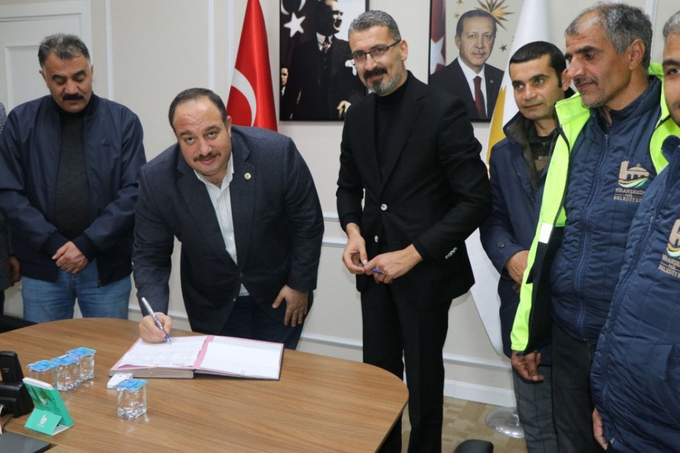 Viranşehir Belediyesi çalışanlarına deprem destek ödemesini ödemeye başlıyor;
