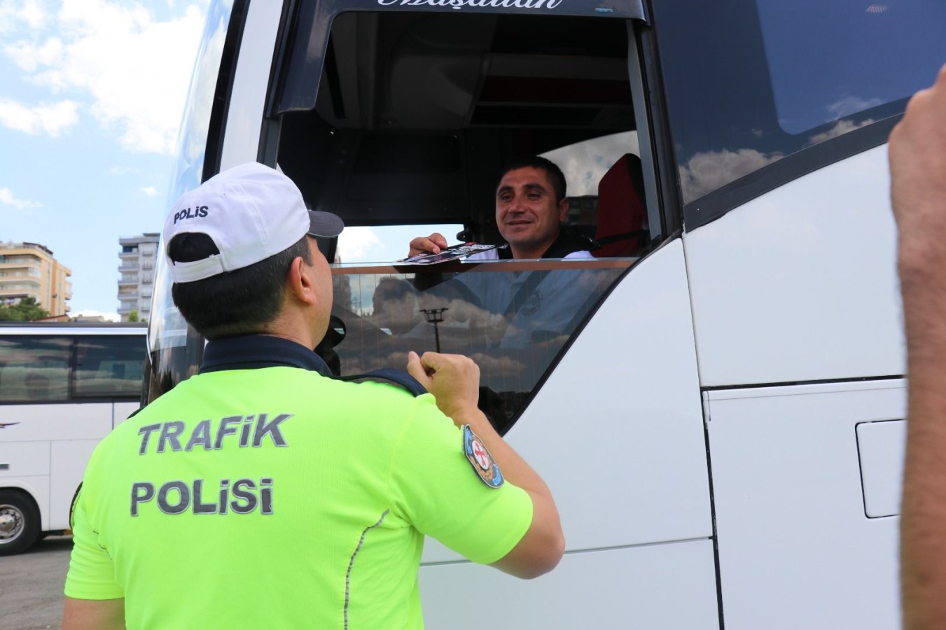 Şanlıurfa İl Emniyet Müdürlüğü sürücüleri bayram trafiği konusunda uyardı;