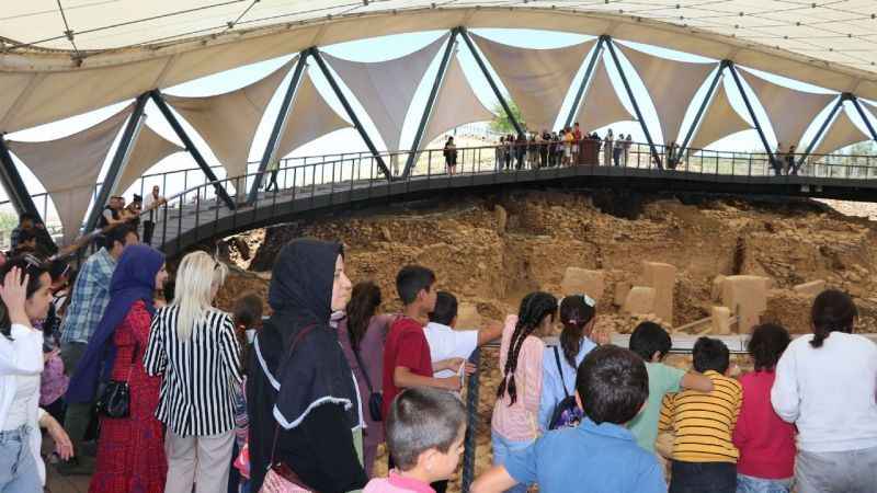 Göbeklitepe’ye bayram tatilinde ziyaretçi akını;