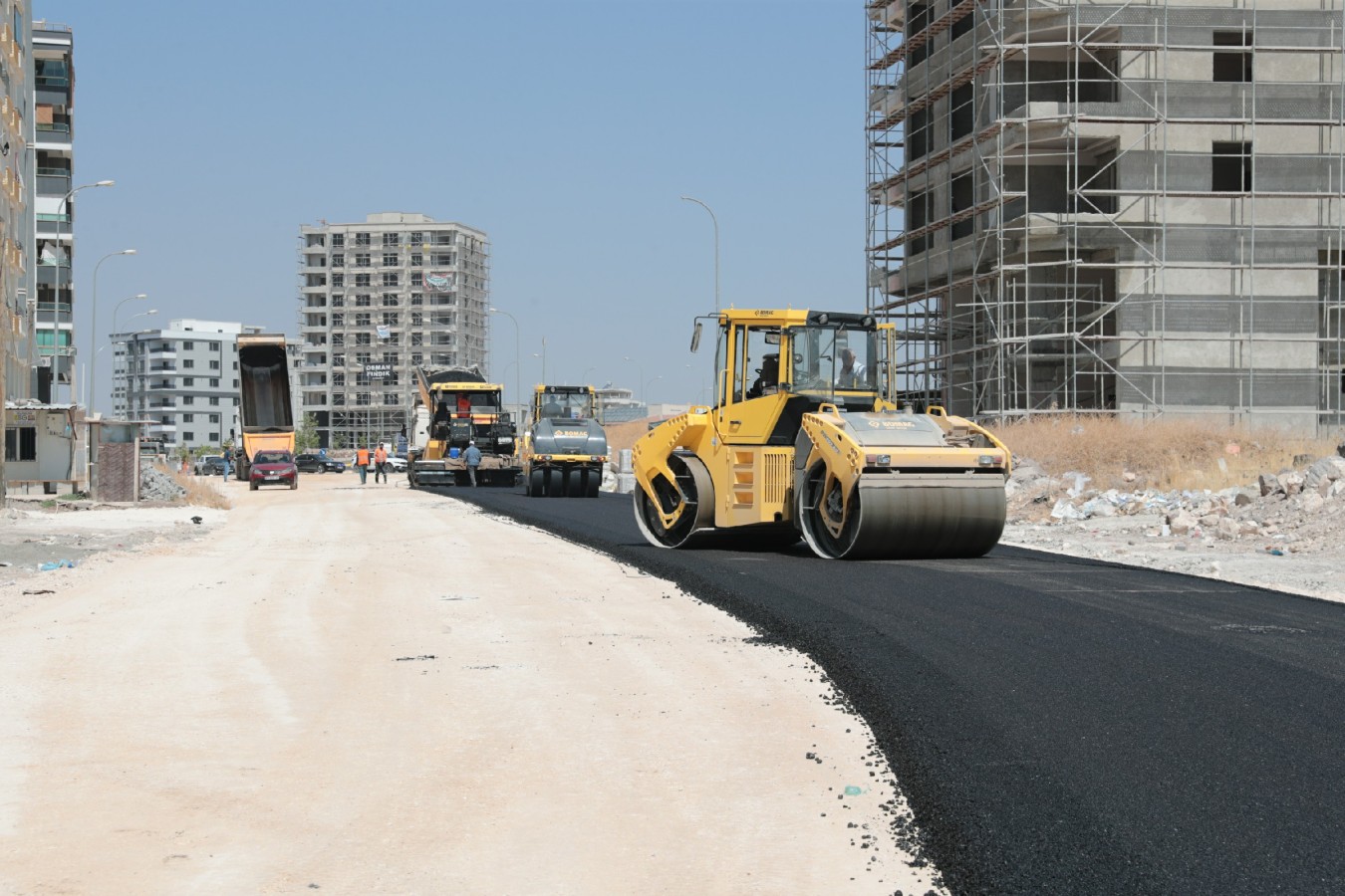 Akşemsettin Bulvarına sıcak asfalt serimi başladı;