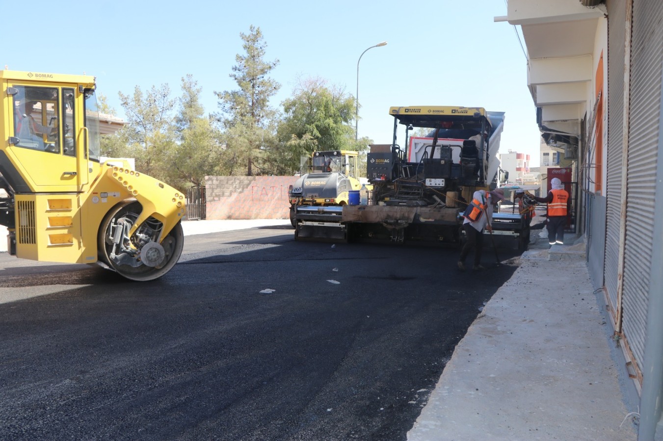Viranşehir’de yollar asfaltlanıyor;