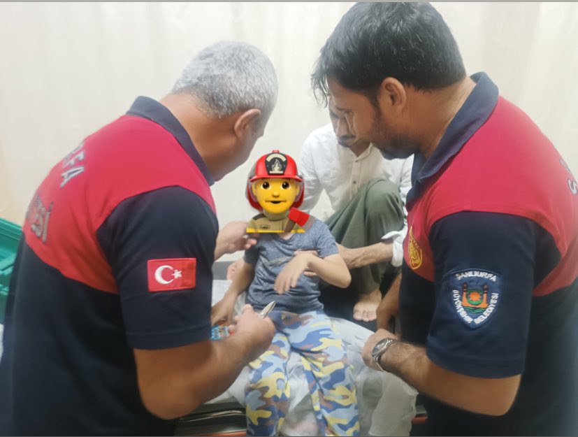 Urfa’da parmağına yüzük sıkışan çocuğun imdadına itfaiye yetişti;