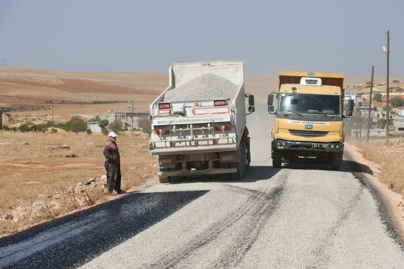 Büyükşehir Belediyesi kırsal mahallede asfalt çalışmasını sürdürüyor;