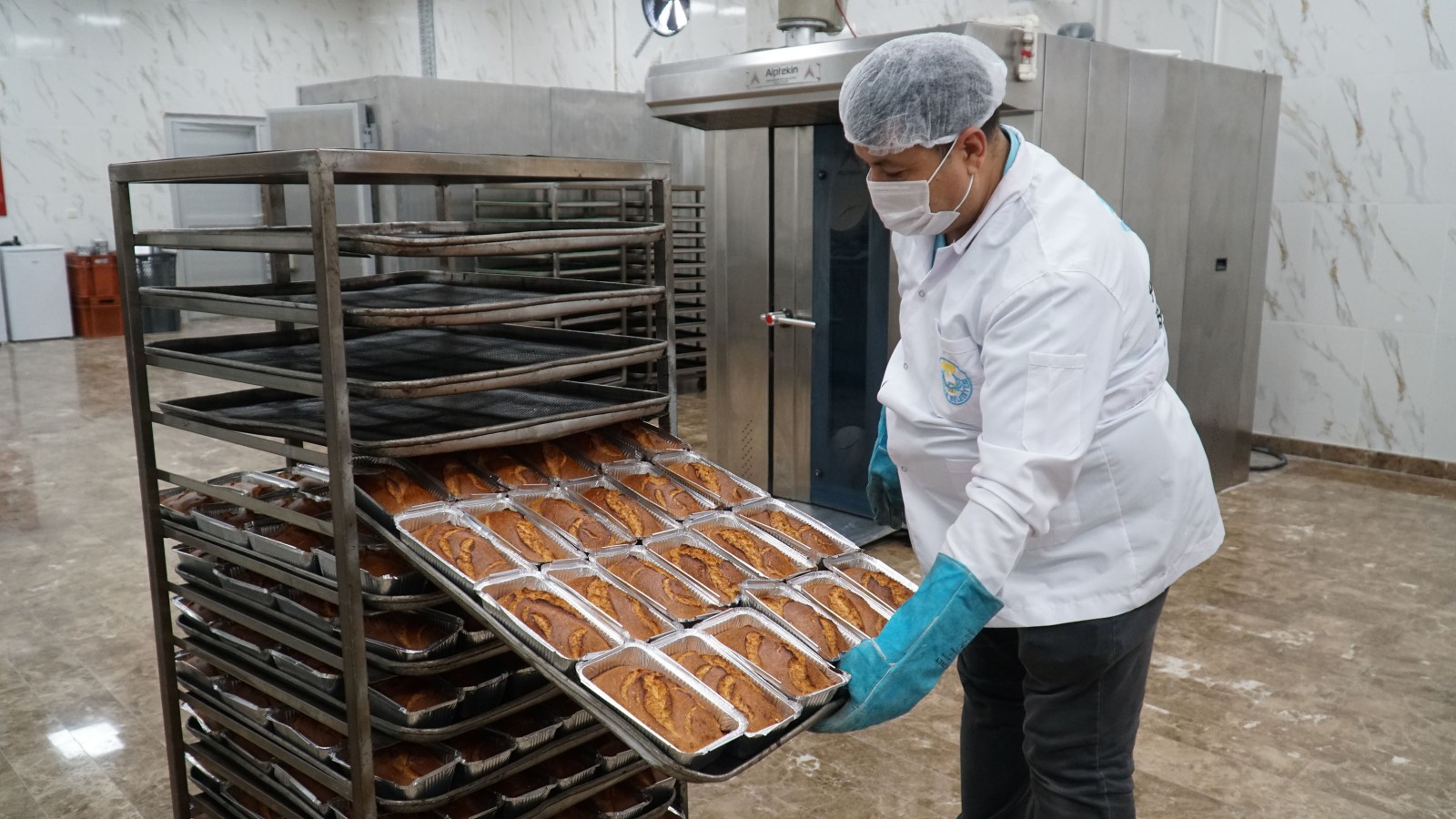 Ahmet Yesevi Sosyal Kompleksinde glutensiz ekmek üretimi başladı;