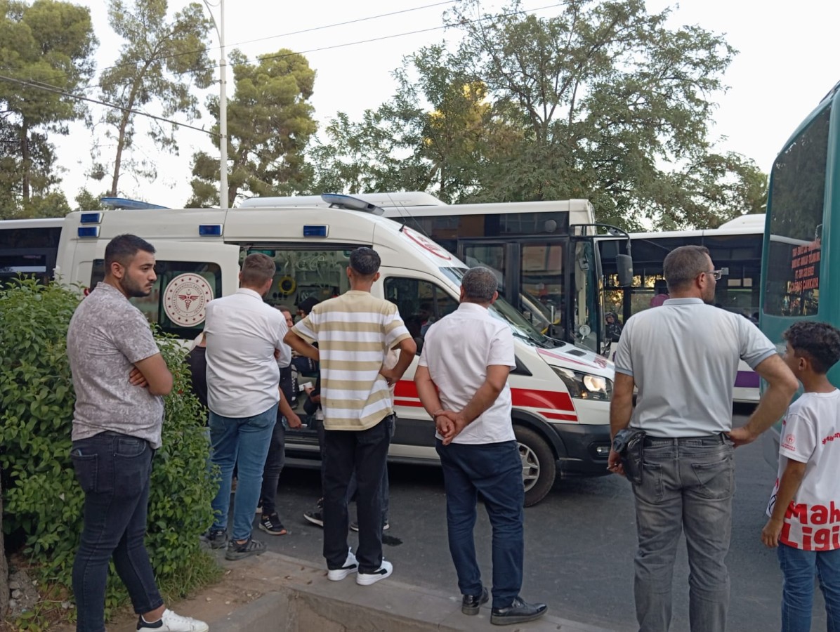 Şanlıurfa'da özel halk otobüsü yayaya çarptı;
