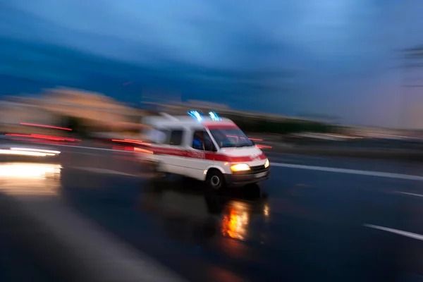 Urfa’da otomobil ile motosiklet çarpıştı: 1 ölü, 2 yaralı;