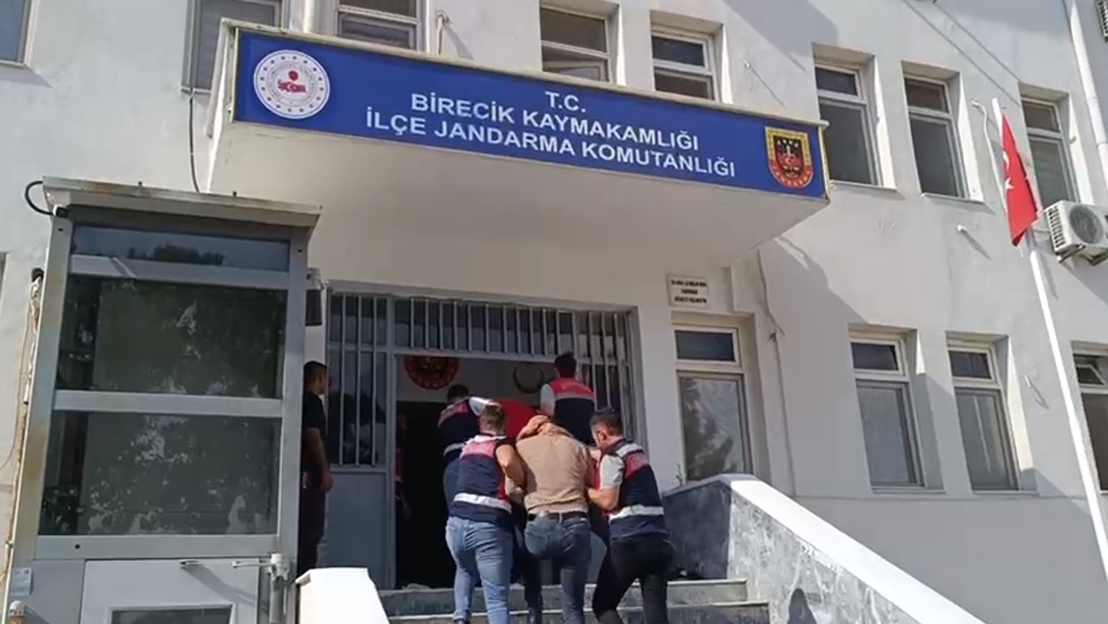 Urfa’da kasten öldürme suçundan aranan şahıslar Gaziantep'te yakalandı;