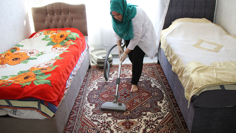 Haliliye Belediyesi yaşlı ve kimsesiz vatandaşlara evde bakım hizmeti veriyor;