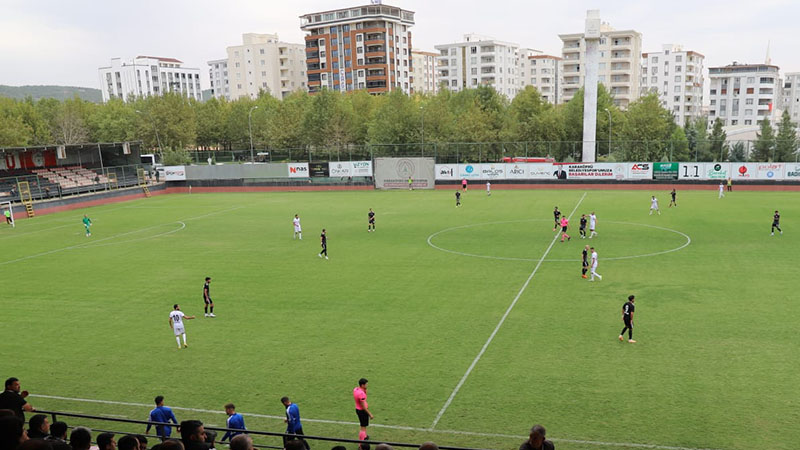 Karaköprüspor, Kuşadasıspor ile 1-1 berabere kaldı;