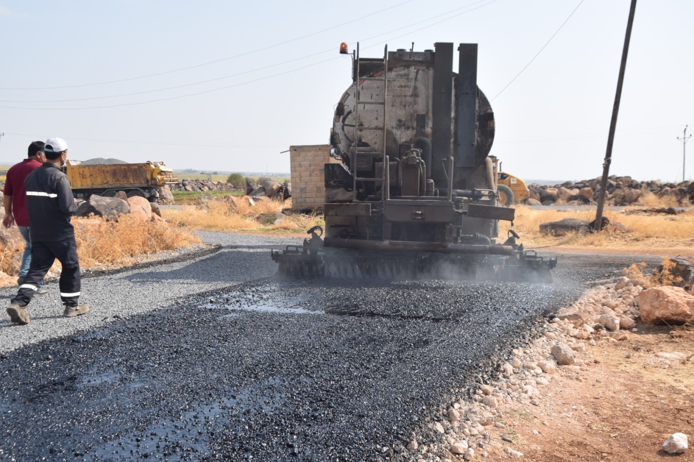 Viranşehir’de kırsal mahalle yolları yenileniyor;