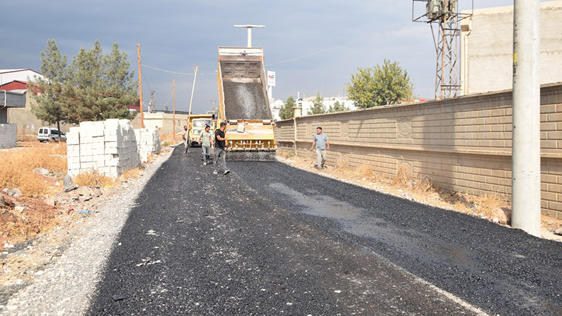 Viranşehir'de kırsal mahalleler asfaltla buluşuyor!;