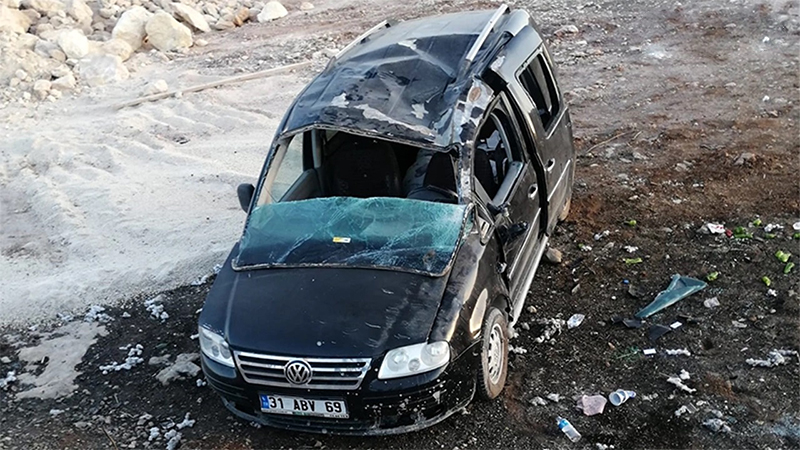 Şanlıurfa’da araç takla attı! 2 yaralı;