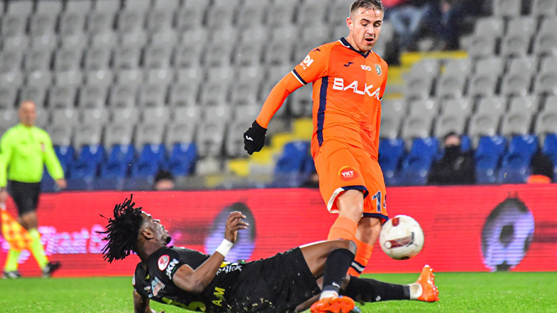 Başakşehir, Şanlıurfaspor'u 2-0 yendi;