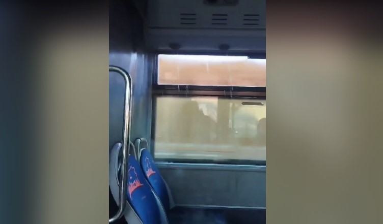 Eyyübiye’de Seyir halindeki otobüste antifriz paniği;