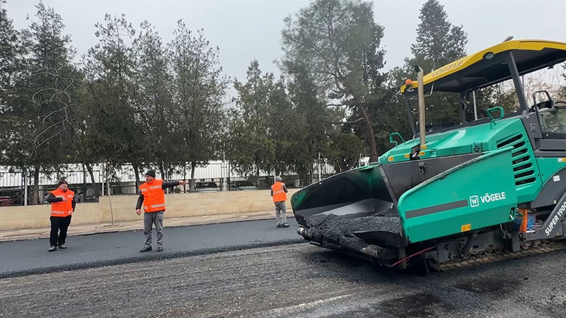 Büyükşehir’den Emniyet Caddesi’nde sıcak asfalt çalışması;